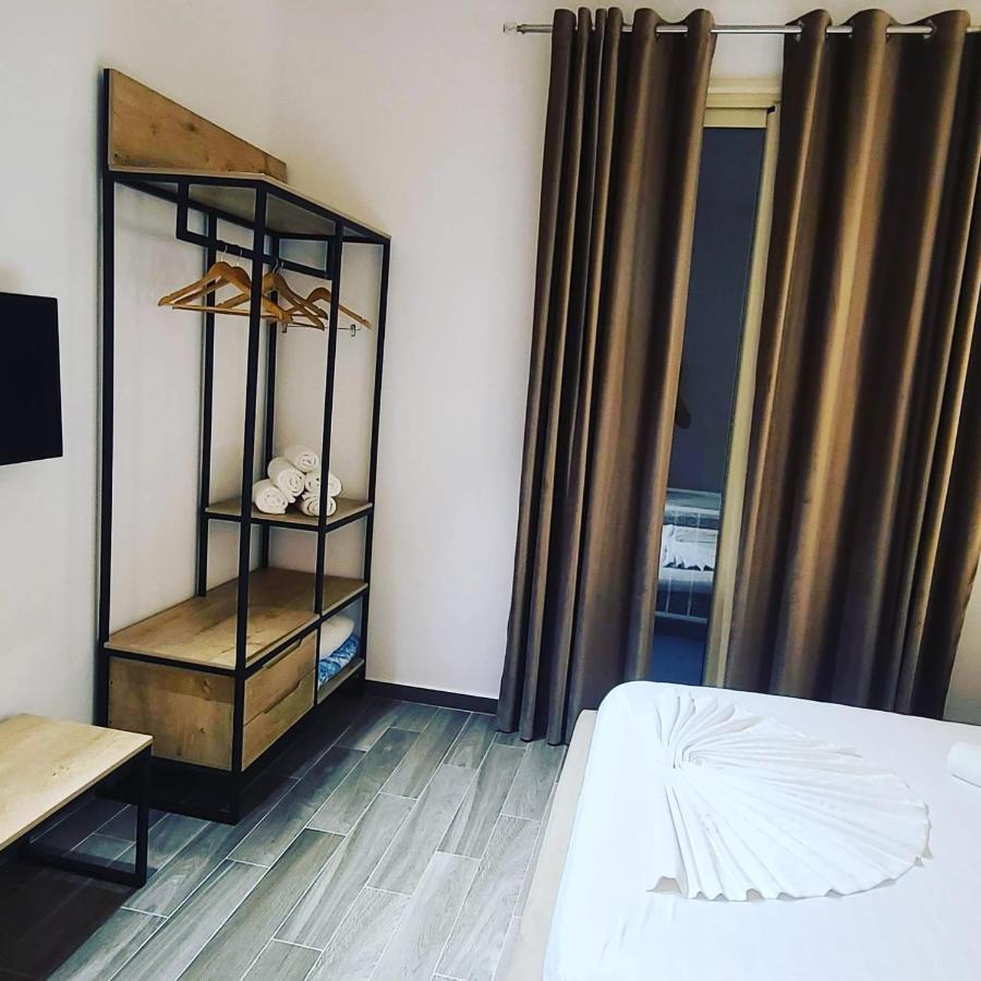 Hotel Noel Влёра Экстерьер фото